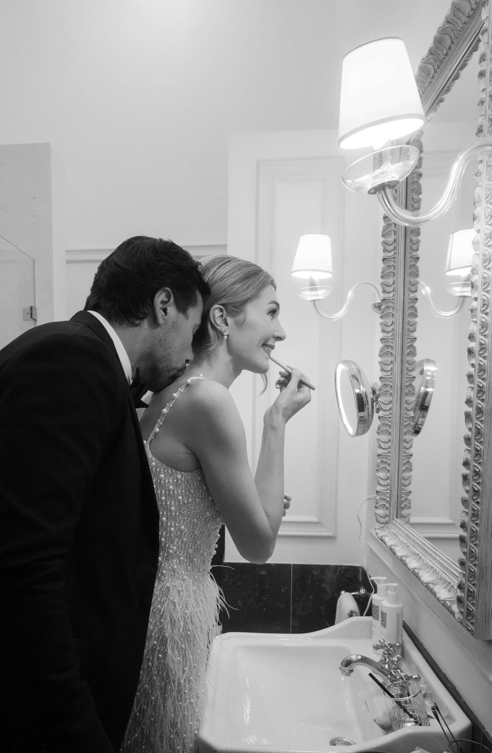 Bride retouching makeup at Seteais Palace wedding Sintra